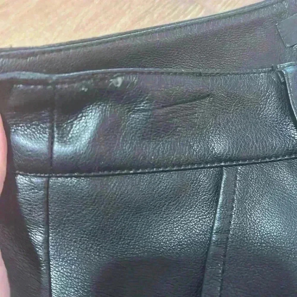 7 FOR ALL MANKIND | Vegan Leather Black Crop Pants - Picture 4 of 5